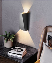 Cargar imagen en el visor de la galería, Geometric - B - UNIC38096142 - brushed - black - warm - white - 2700 - 3500k